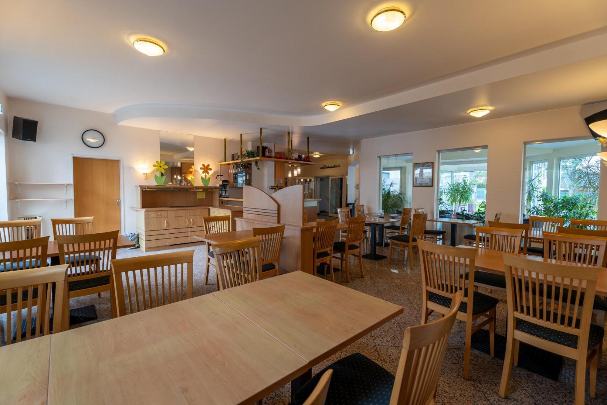 Airport Business Hotel