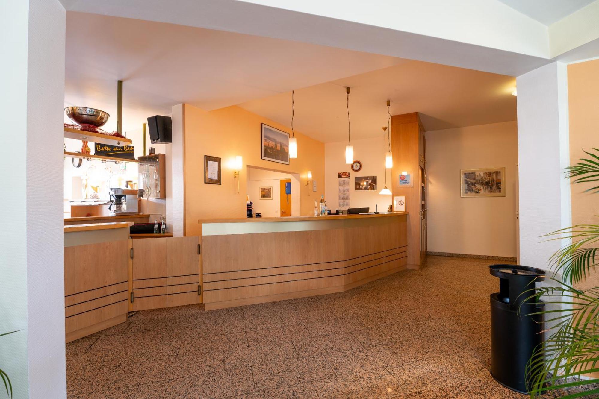 Airport Business Hotel 3*