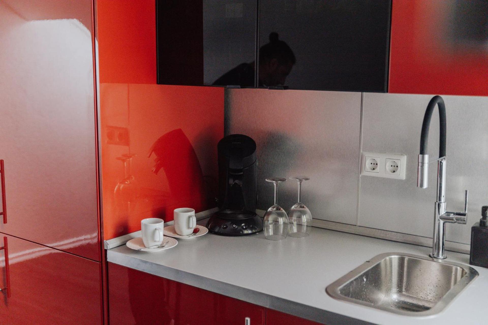Urlaubszimmer 5 Airport Bonn Flughafen Homestay *