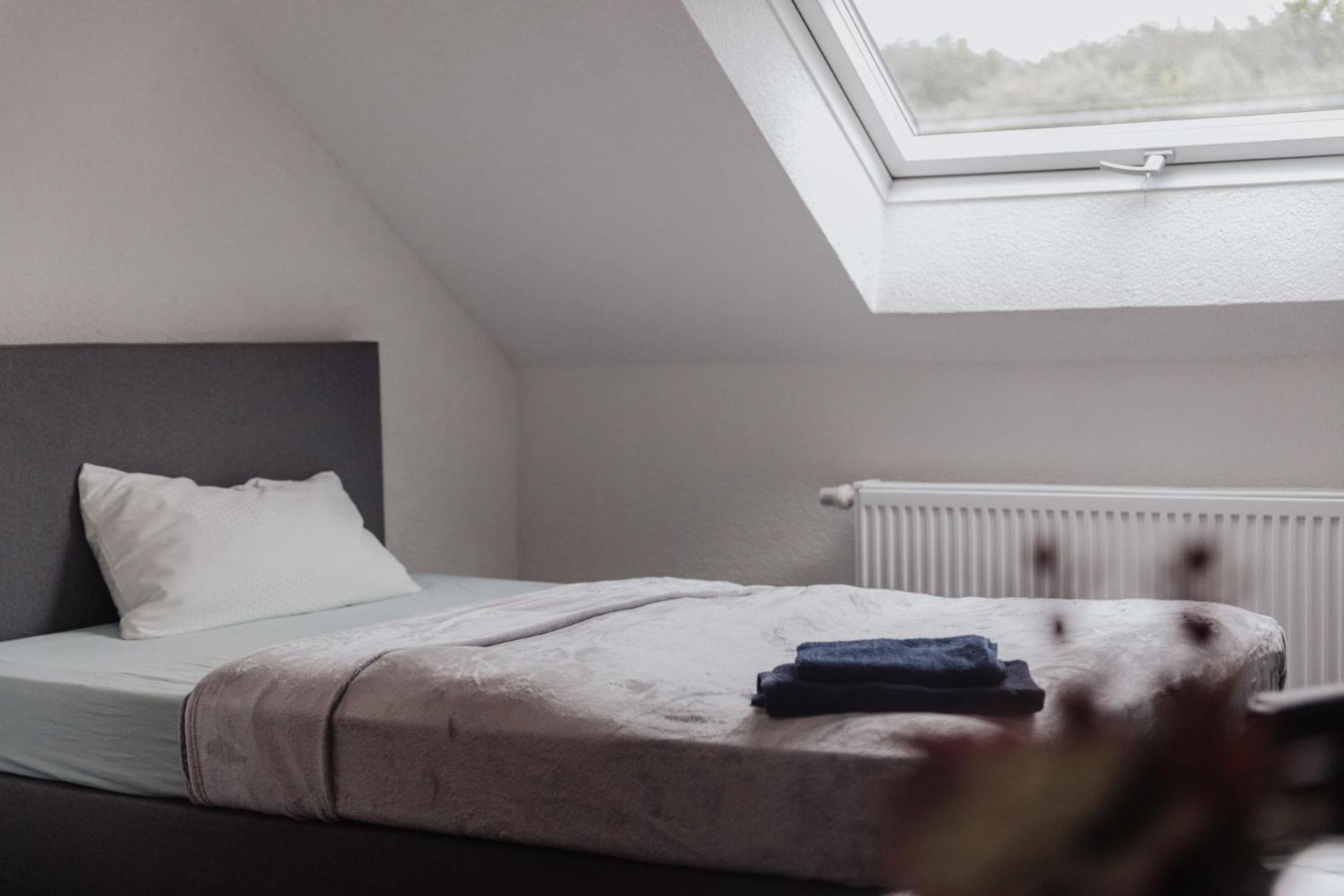 Urlaubszimmer 5 Airport Bonn Flughafen Homestay
