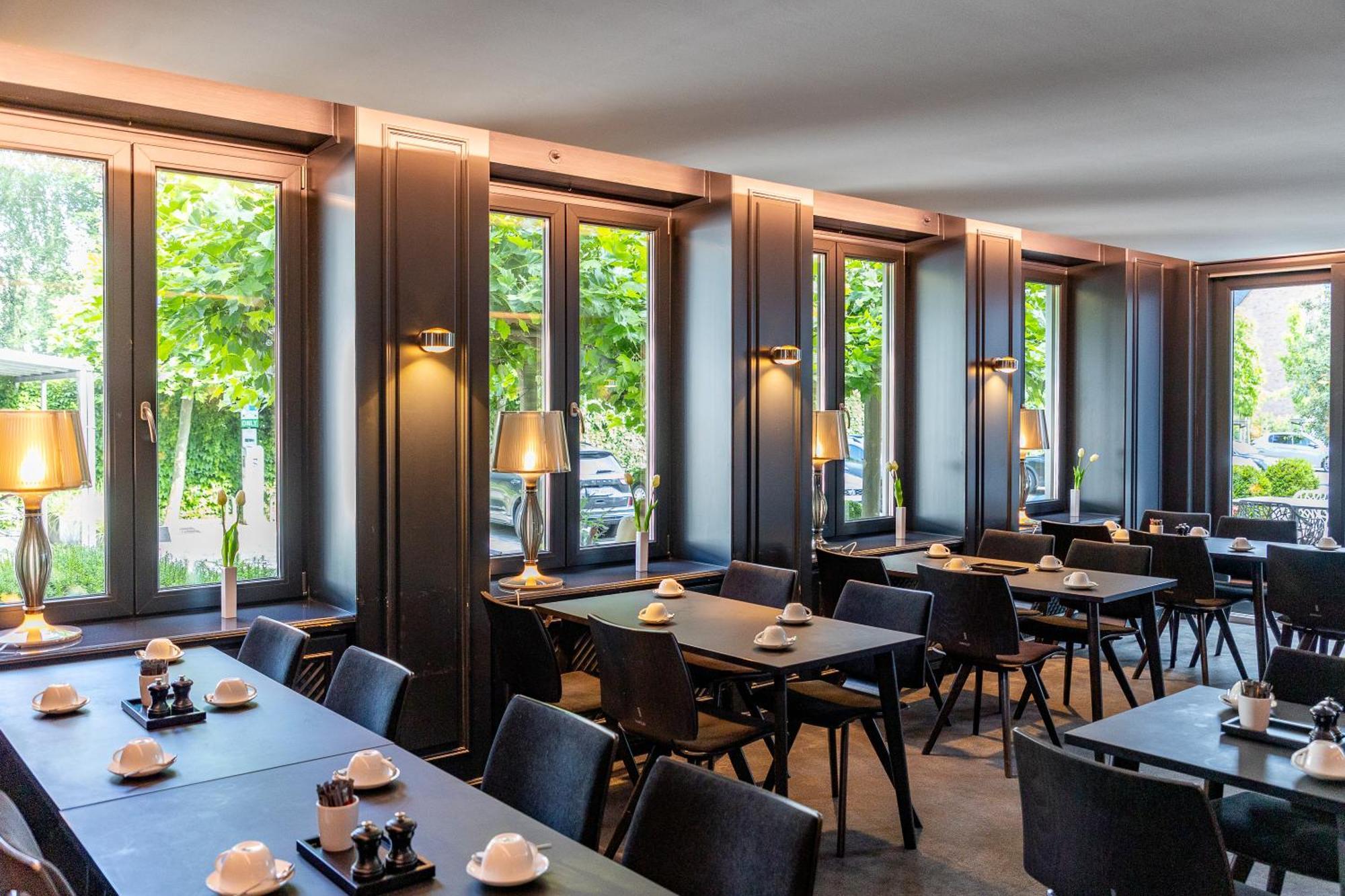 Hotel &repeat Koeln Airport 4*