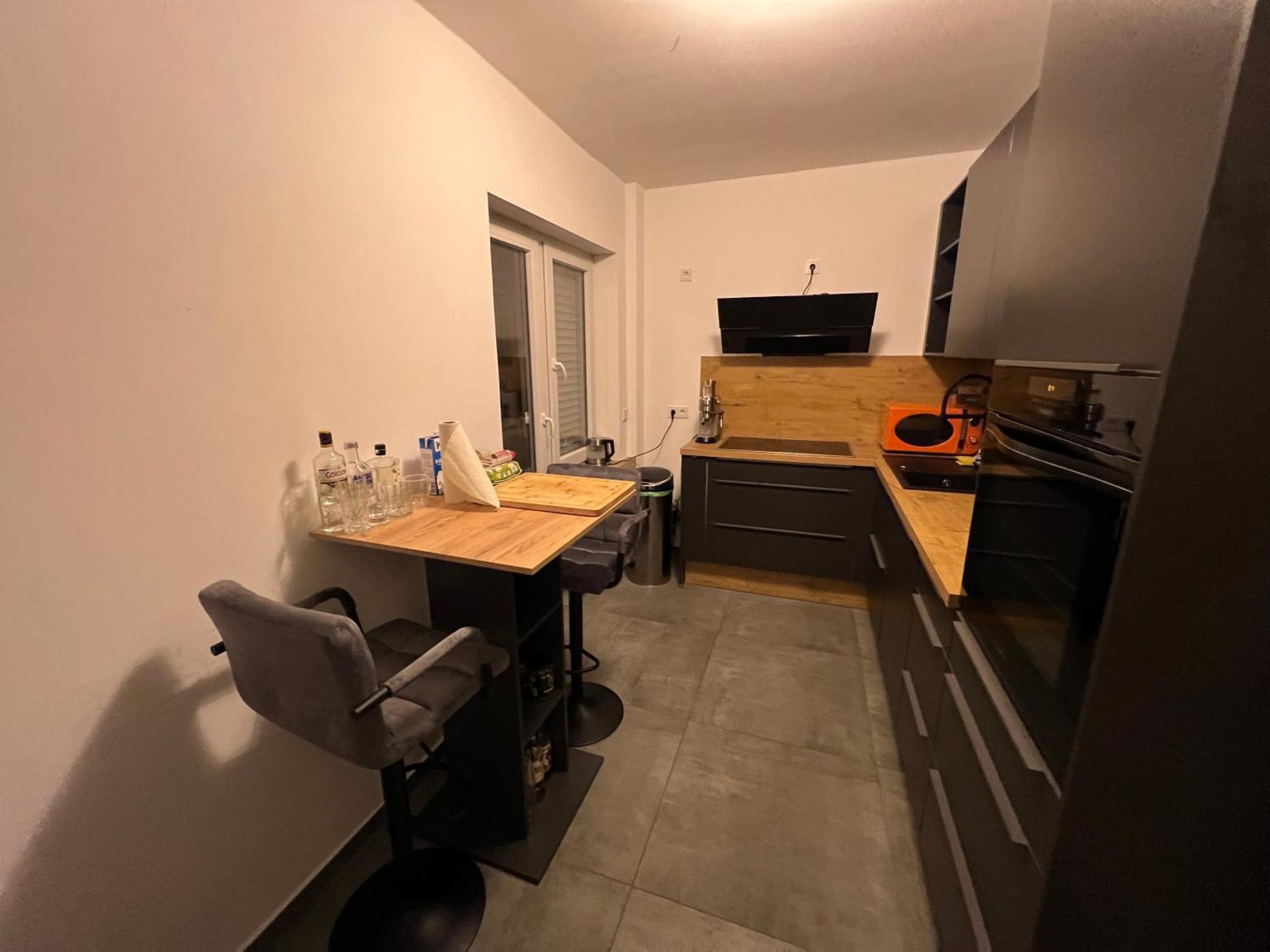 Nikos&laurins Place Center *