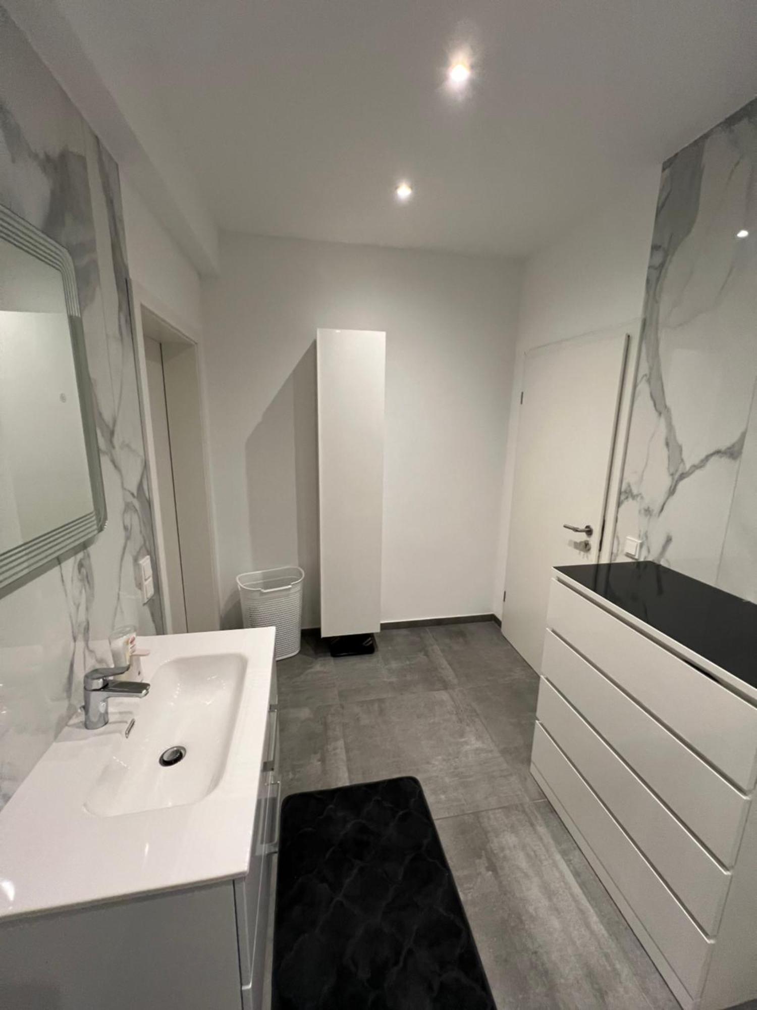 Nikos&laurins Place Center