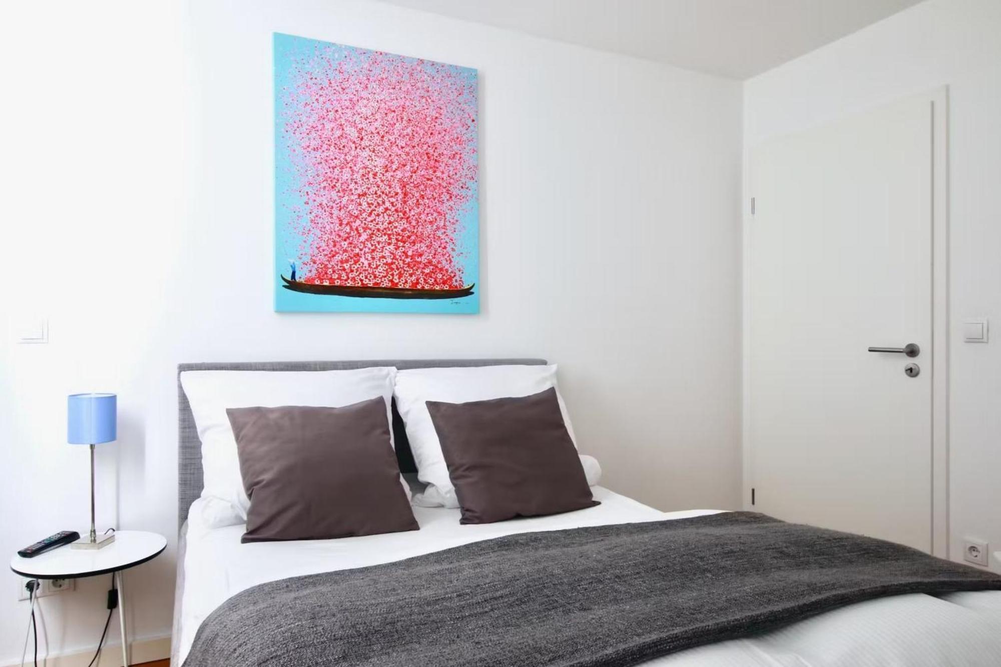 Grosse Dachgeschosswohnung Mit Balkon Im Belgischen Viertel Apartment