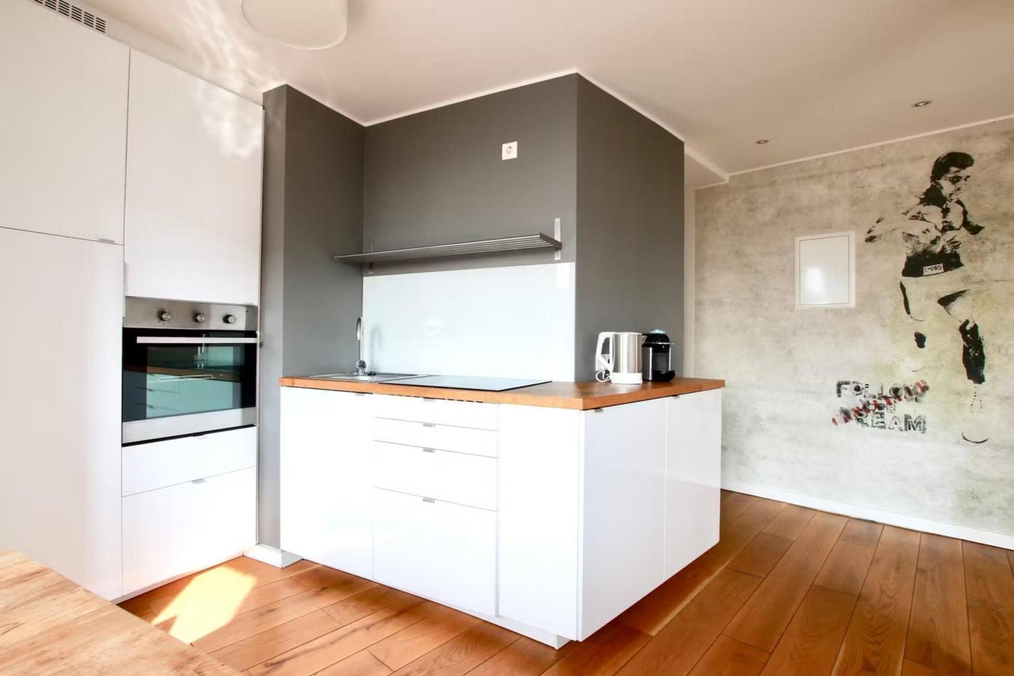Apartment Grosse Dachgeschosswohnung Mit Balkon Im Belgischen Viertel