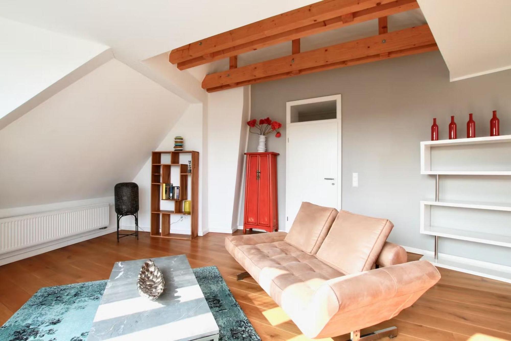 Grosse Dachgeschosswohnung Mit Balkon Im Belgischen Viertel * Cologne