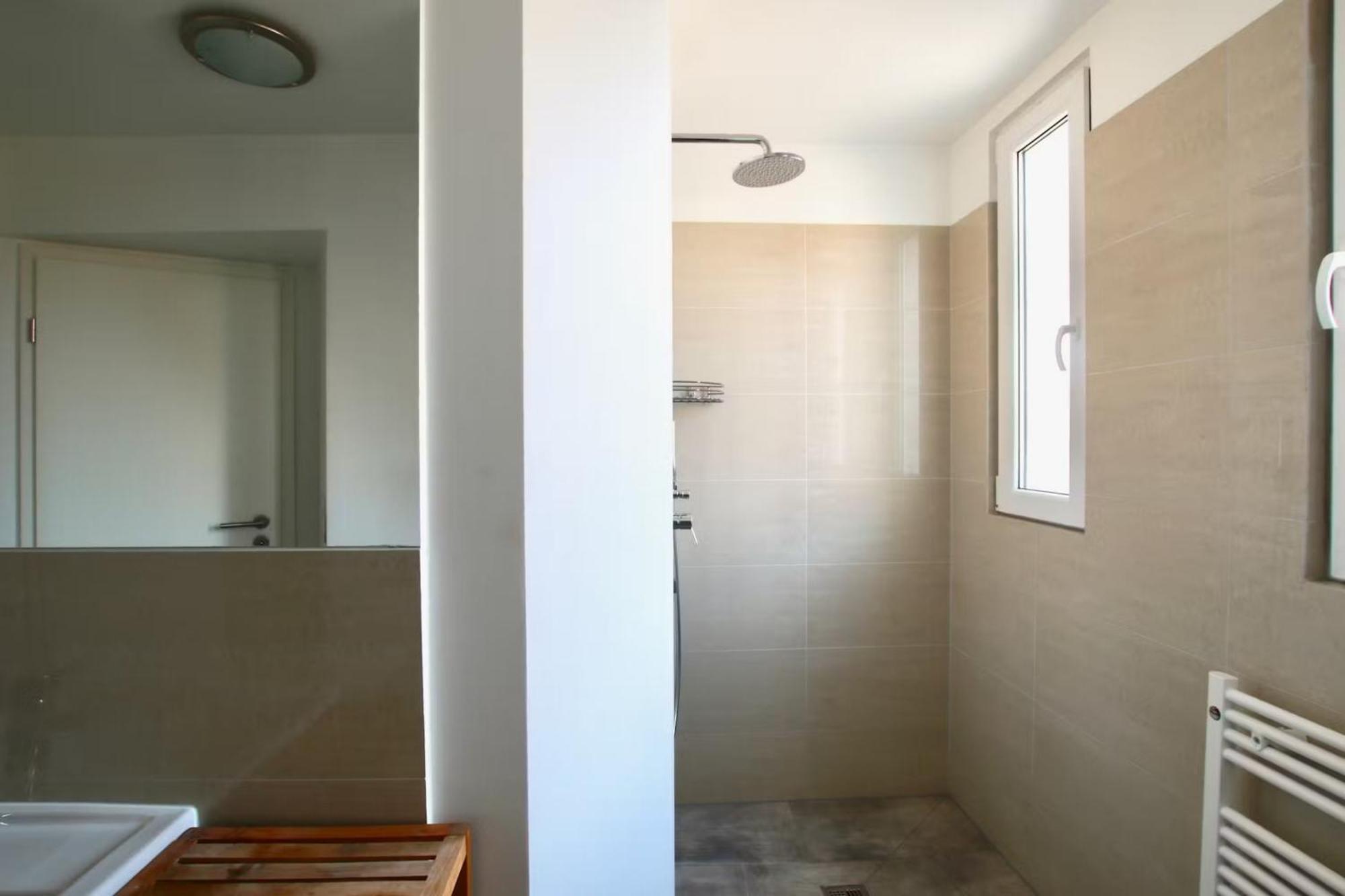 Apartment Grosse Dachgeschosswohnung Mit Balkon Im Belgischen Viertel *