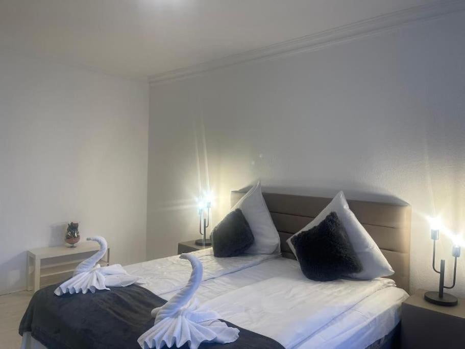 Apartment Central 3 Bedroom Apartment, Friesenstr *