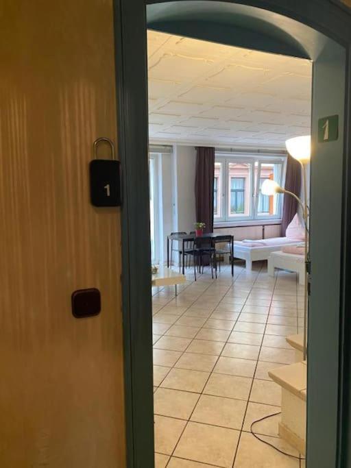 Central 3 Bedroom Apartment, Friesenstr Cologne