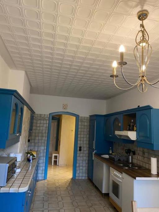 Central 3 Bedroom Apartment, Friesenstr Cologne