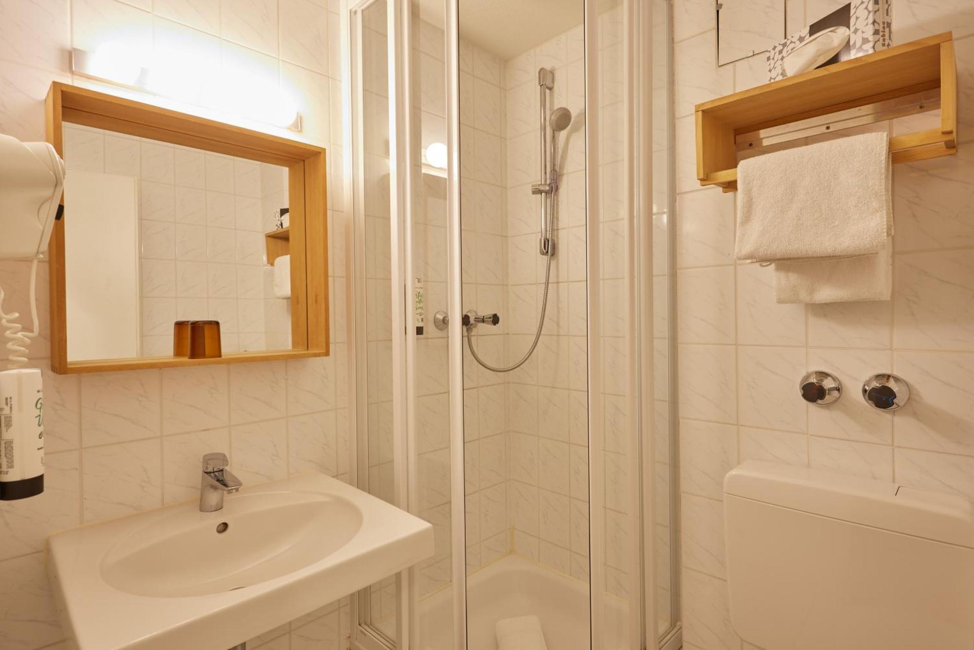 Classic Harmonie Hotel 3*