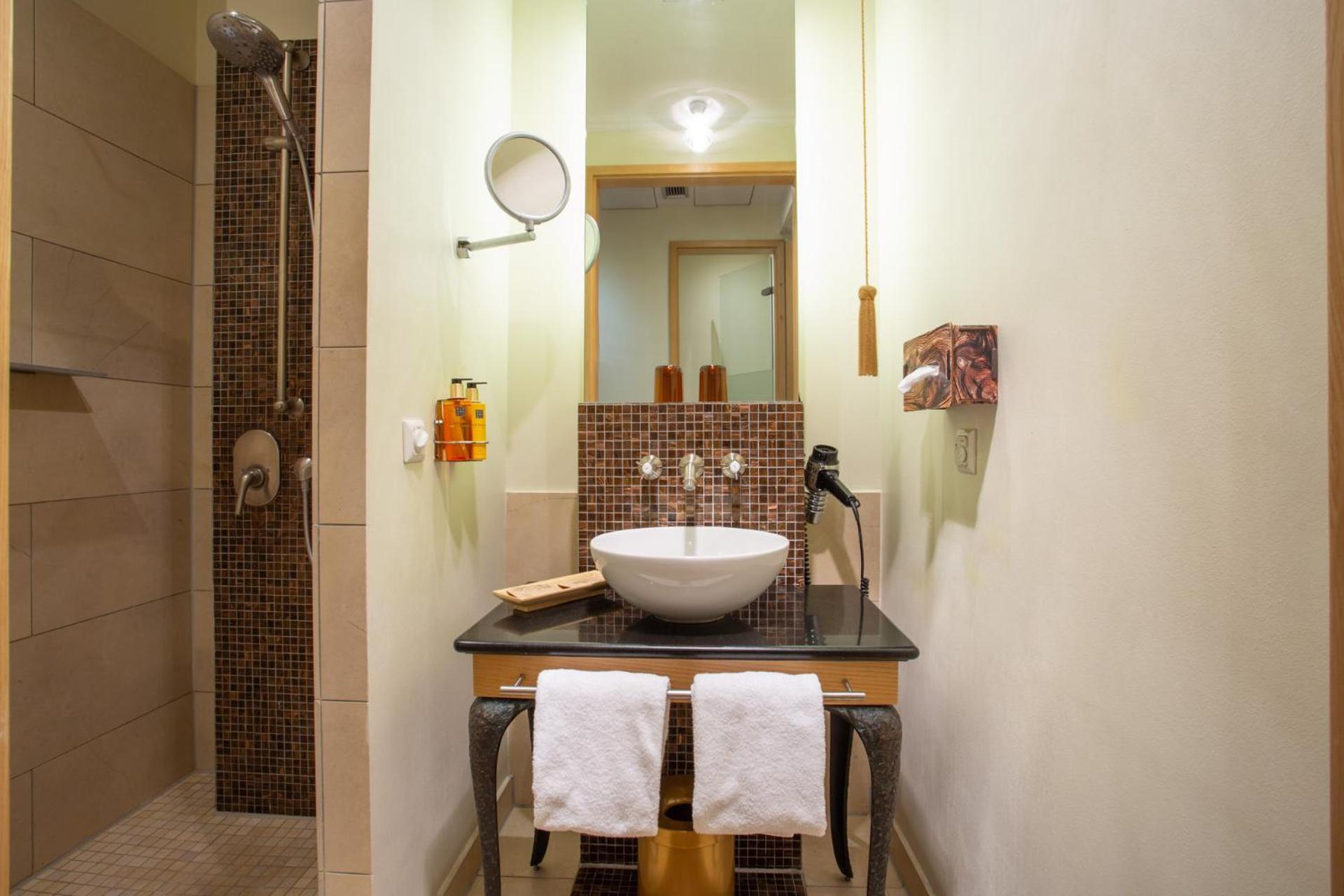Classic Harmonie Hotel
