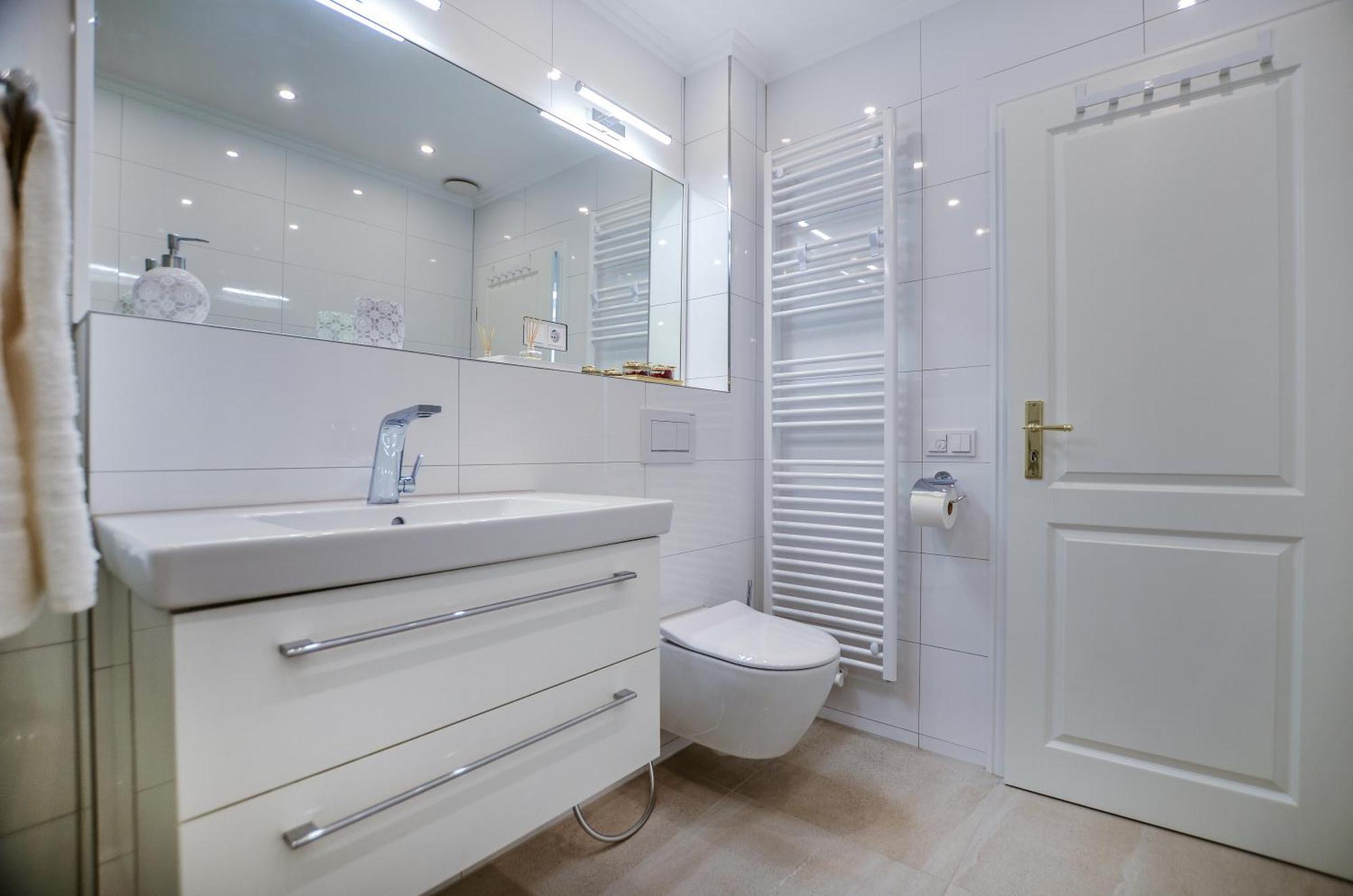 Stylisch Und Schick, Neue Wohnung, U-bahn 2 Minuten Apartment