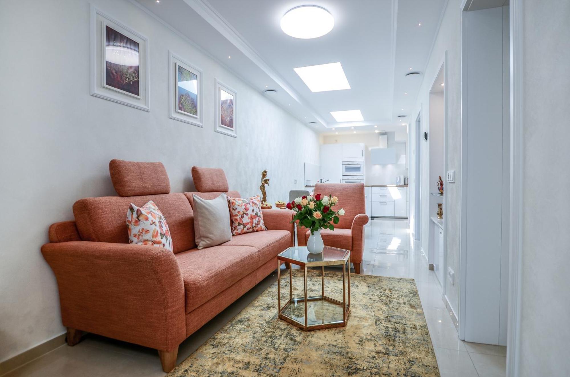 Apartment Stylisch Und Schick, Neue Wohnung, U-bahn 2 Minuten Köln