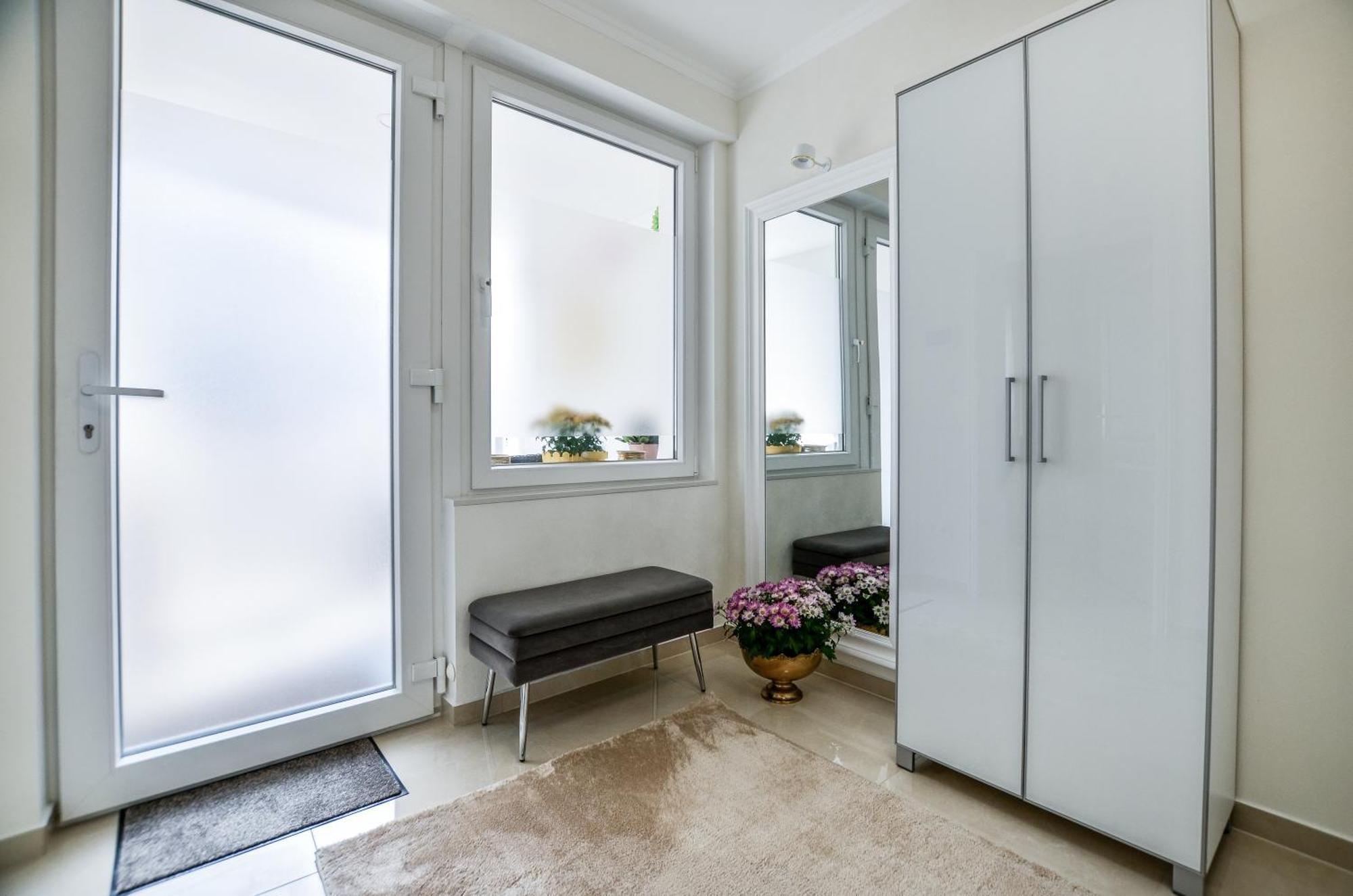 Stylisch Und Schick, Neue Wohnung, U-bahn 2 Minuten Apartment *
