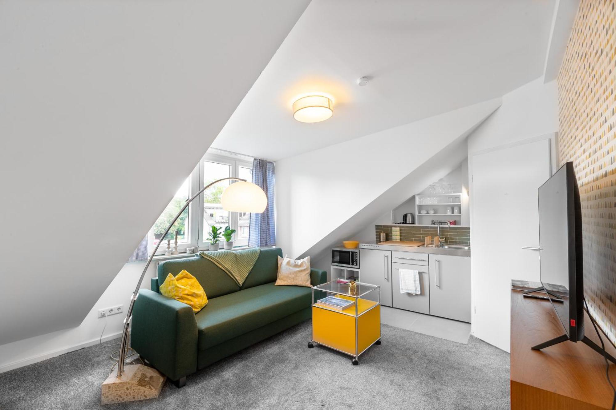 Schickes Dachstudio Im Beliebten Neu-ehrenfeld Mit Peleton-rad Apartment *