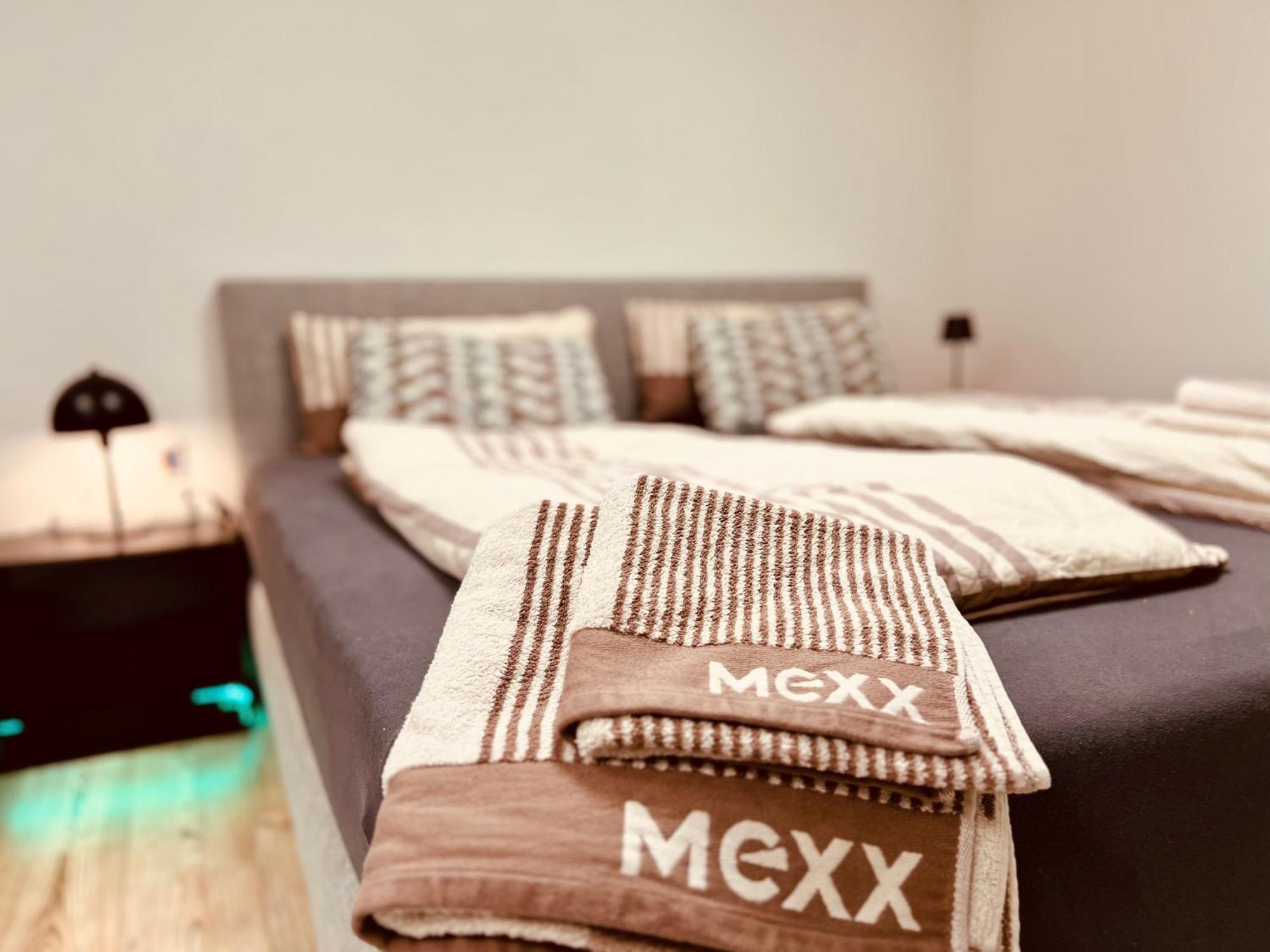 Appartement Luxe Living: Opulent Elegance Unleashed Keulen