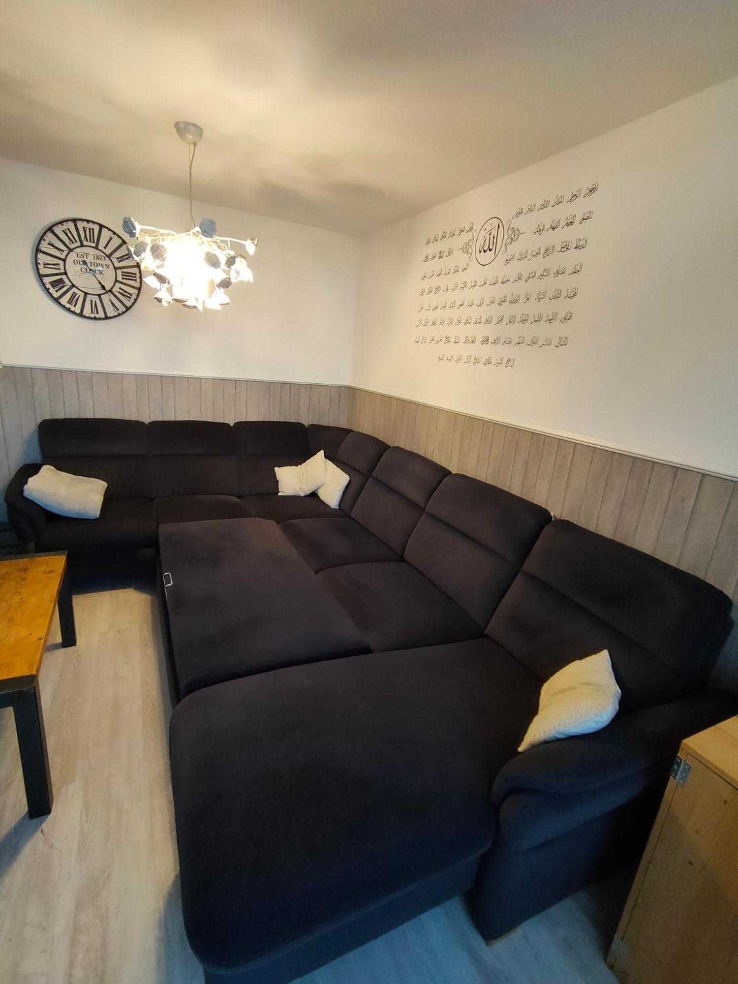Fully Equipped - 1 Min From Cologne's Largest Mall *