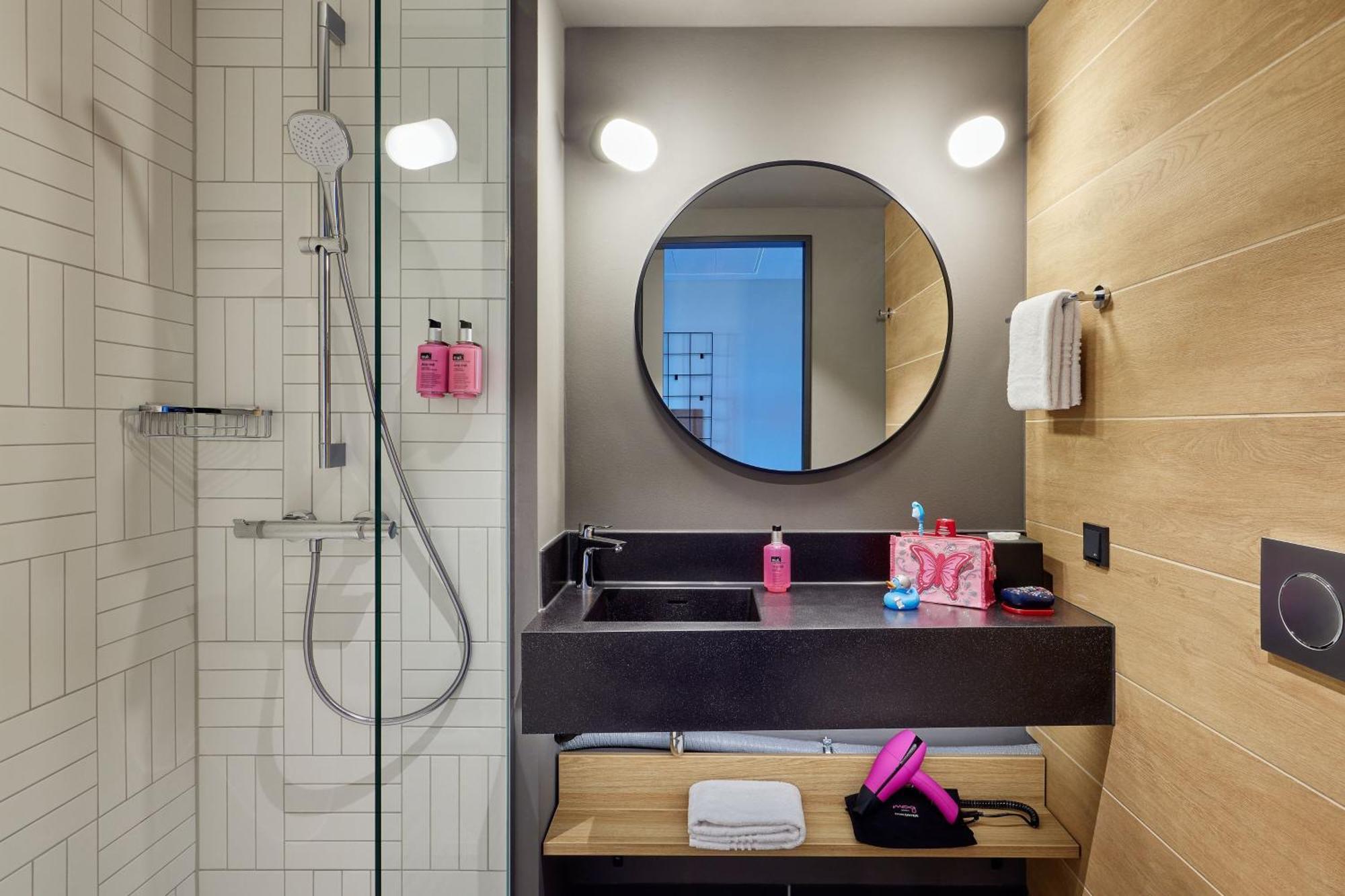 Moxy Muelheim Cologne