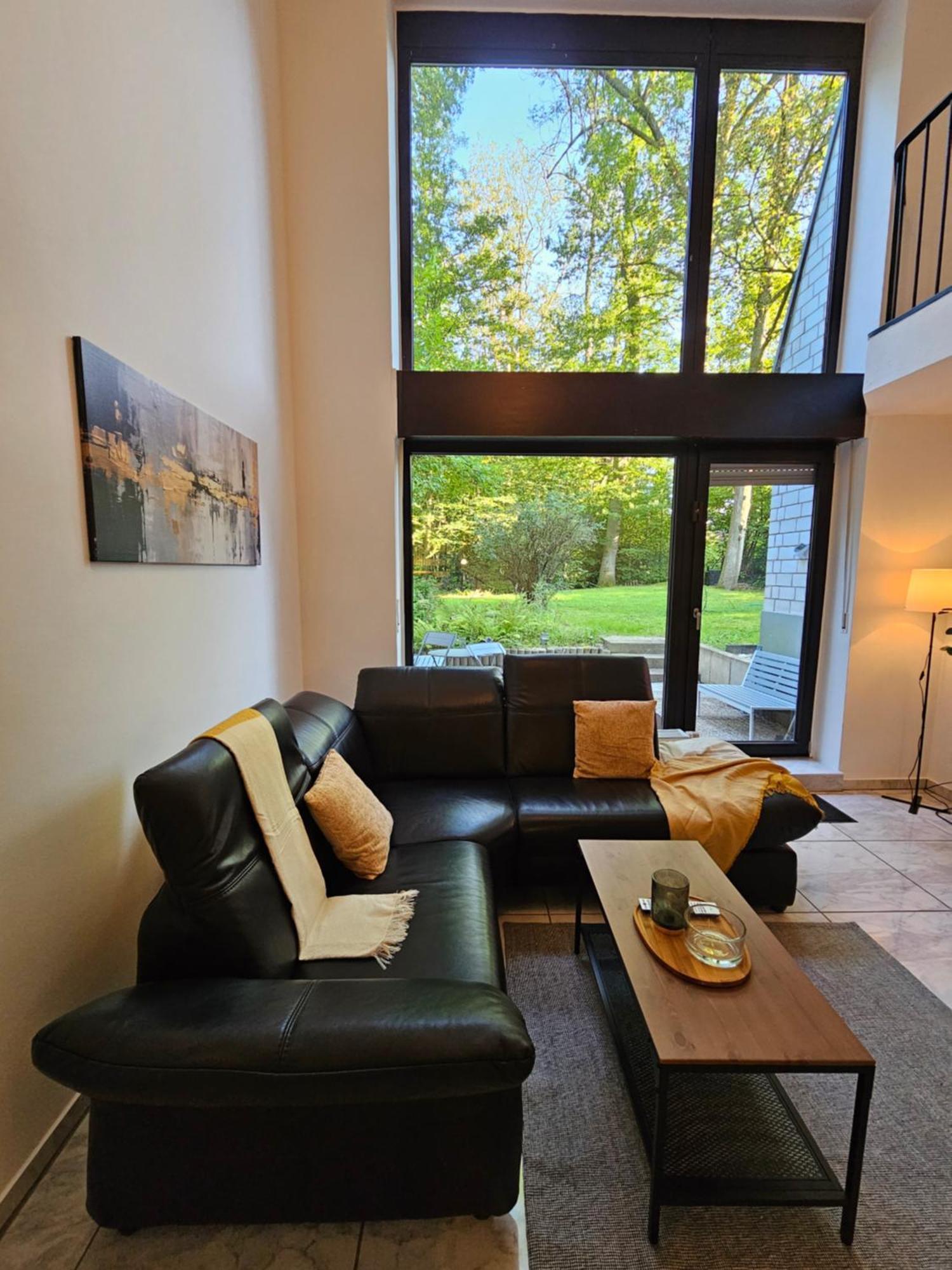 Maisonette In Koelner Villenviertel