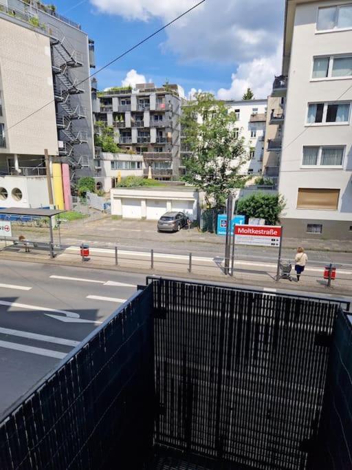 Zentrale Lage In Der Naehe Von Der Uni ,neumarkt Und Messe Nur 5 Stationen Cologne