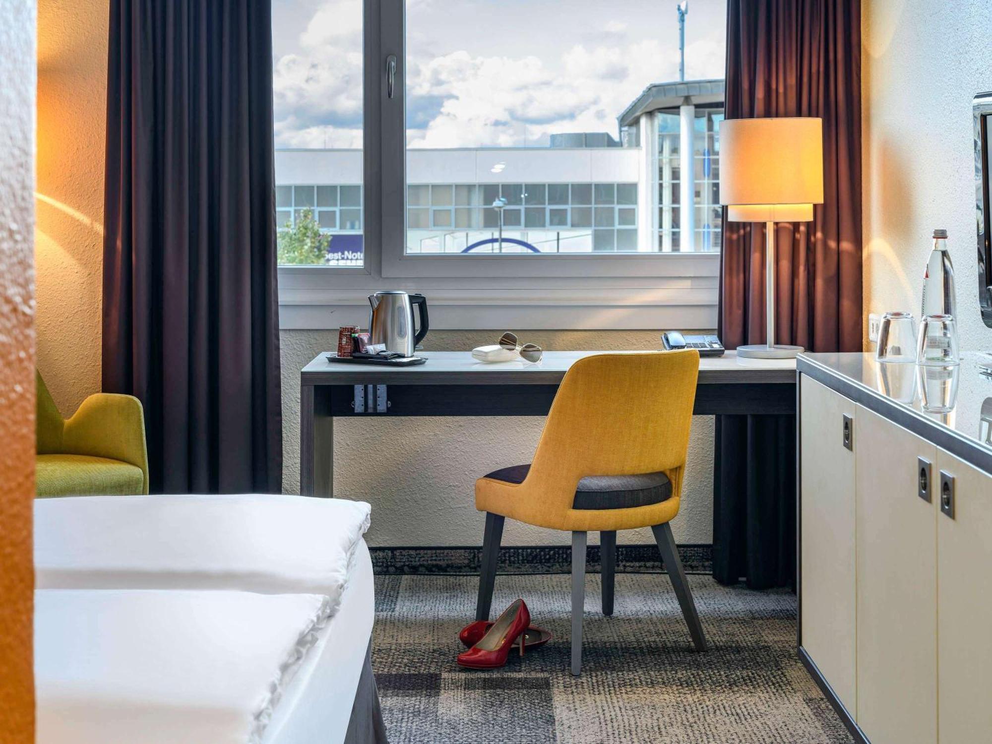 Mercure West