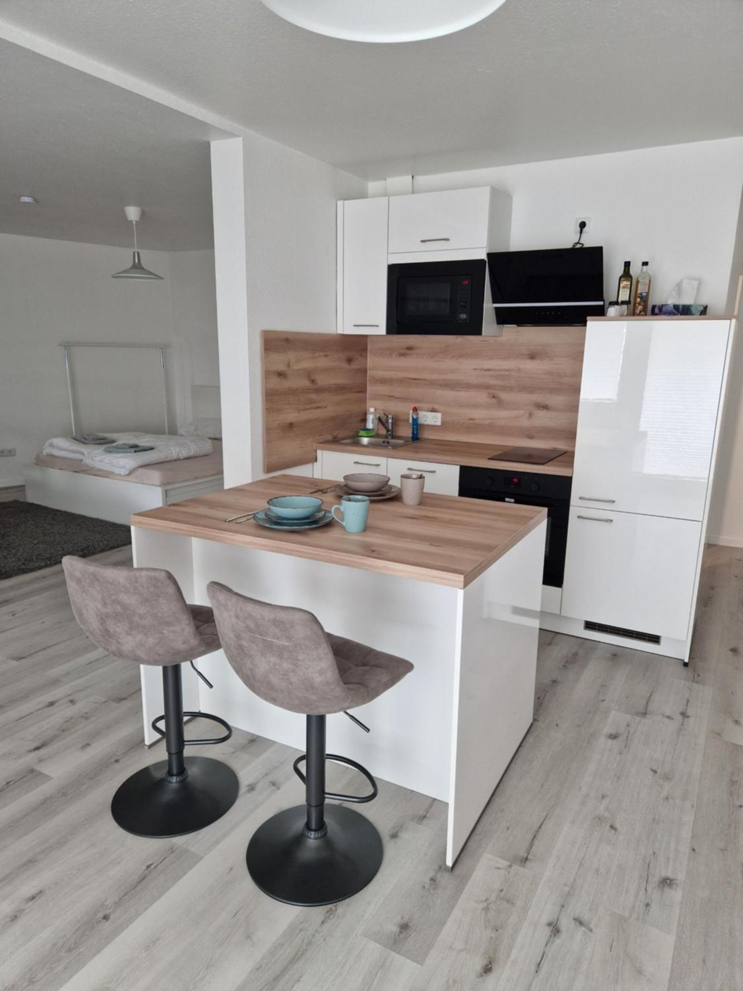 Zentrale Lage In Der Naehe Von Der Uni ,neumarkt Und Messe Nur 5 Stationen Cologne