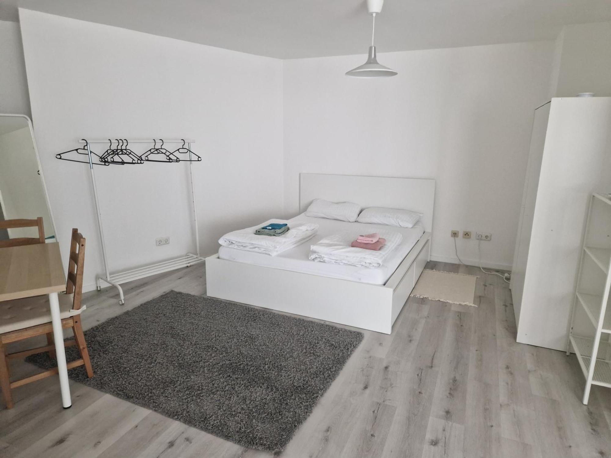 Zentrale Lage In Der Naehe Von Der Uni ,neumarkt Und Messe Nur 5 Stationen Cologne