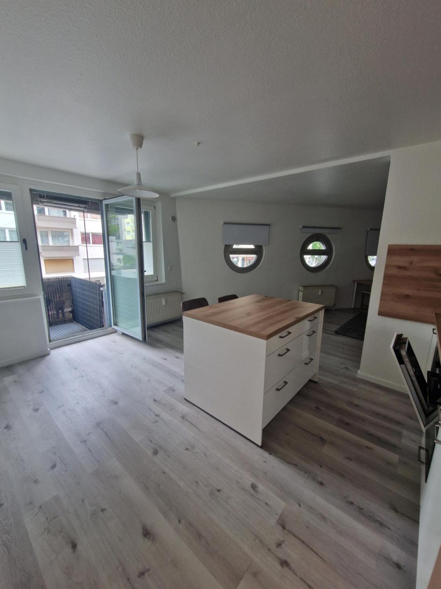 Apartment Zentrale Lage In Der Naehe Von Der Uni ,neumarkt Und Messe Nur 5 Stationen Köln
