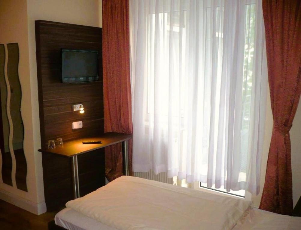 Ariana Hotel