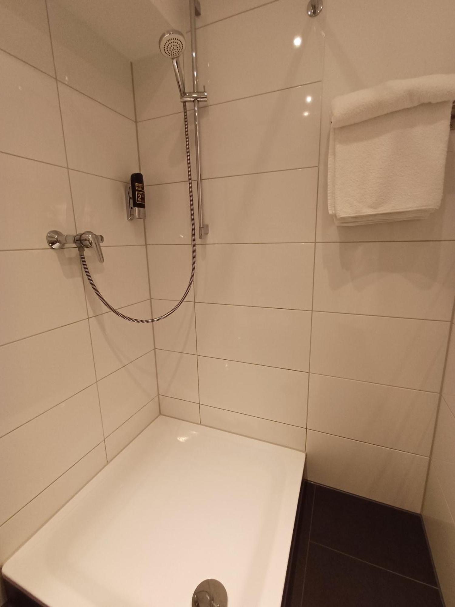 Ariana Hotel 2*