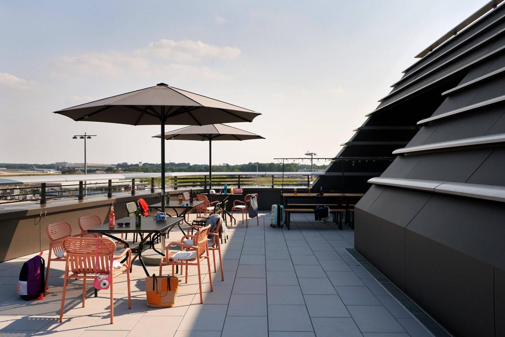 Moxy Bonn Airport 3*