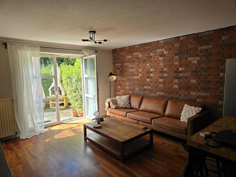 Stilvolles 2 Zi Mit 65qm Und Terrasse Cologne