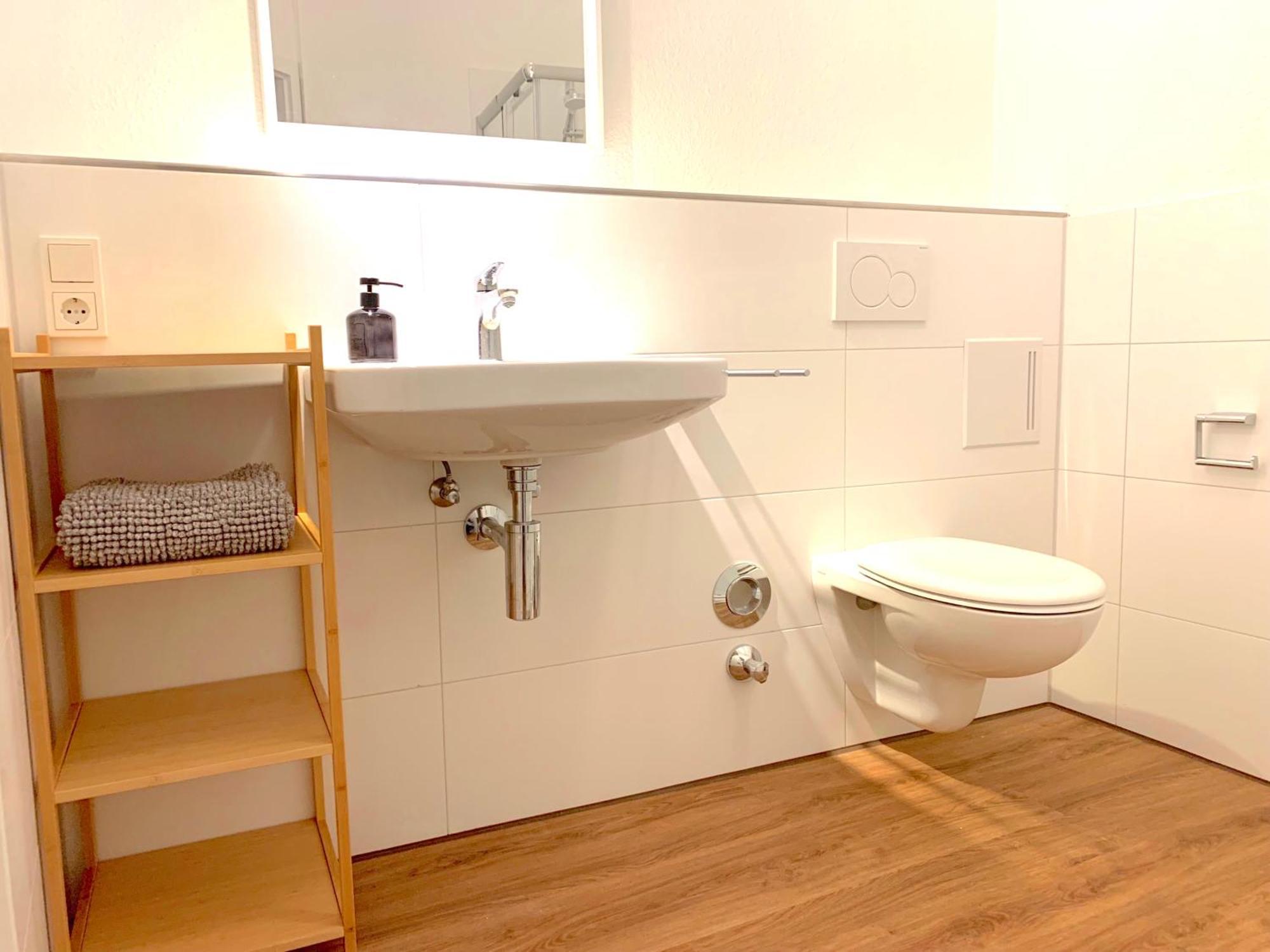Apartment Gemuetliches Mit 2 Schlaf- Und 2 Badezimmern Balkon Cologne