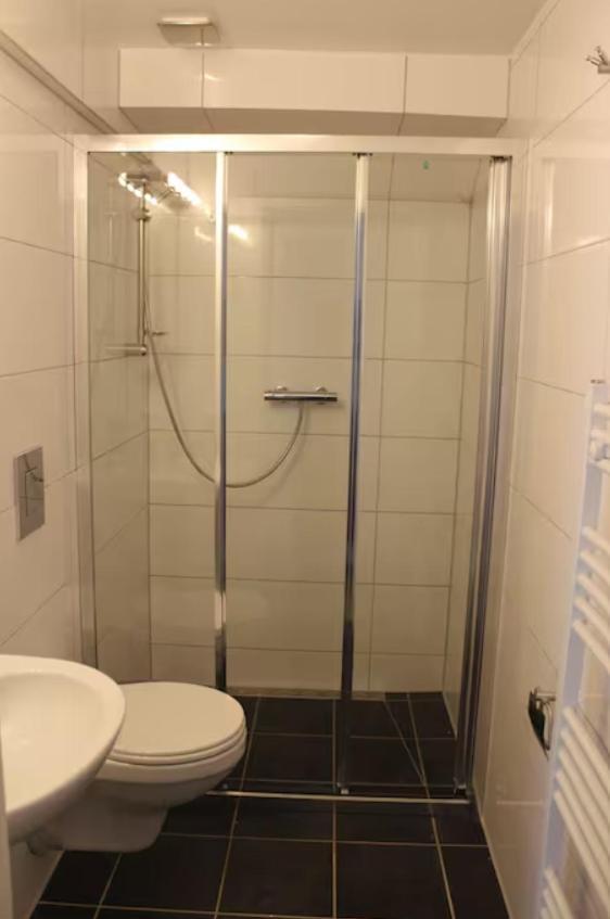 Beautiful Airportflats Near Apartament Kolonia