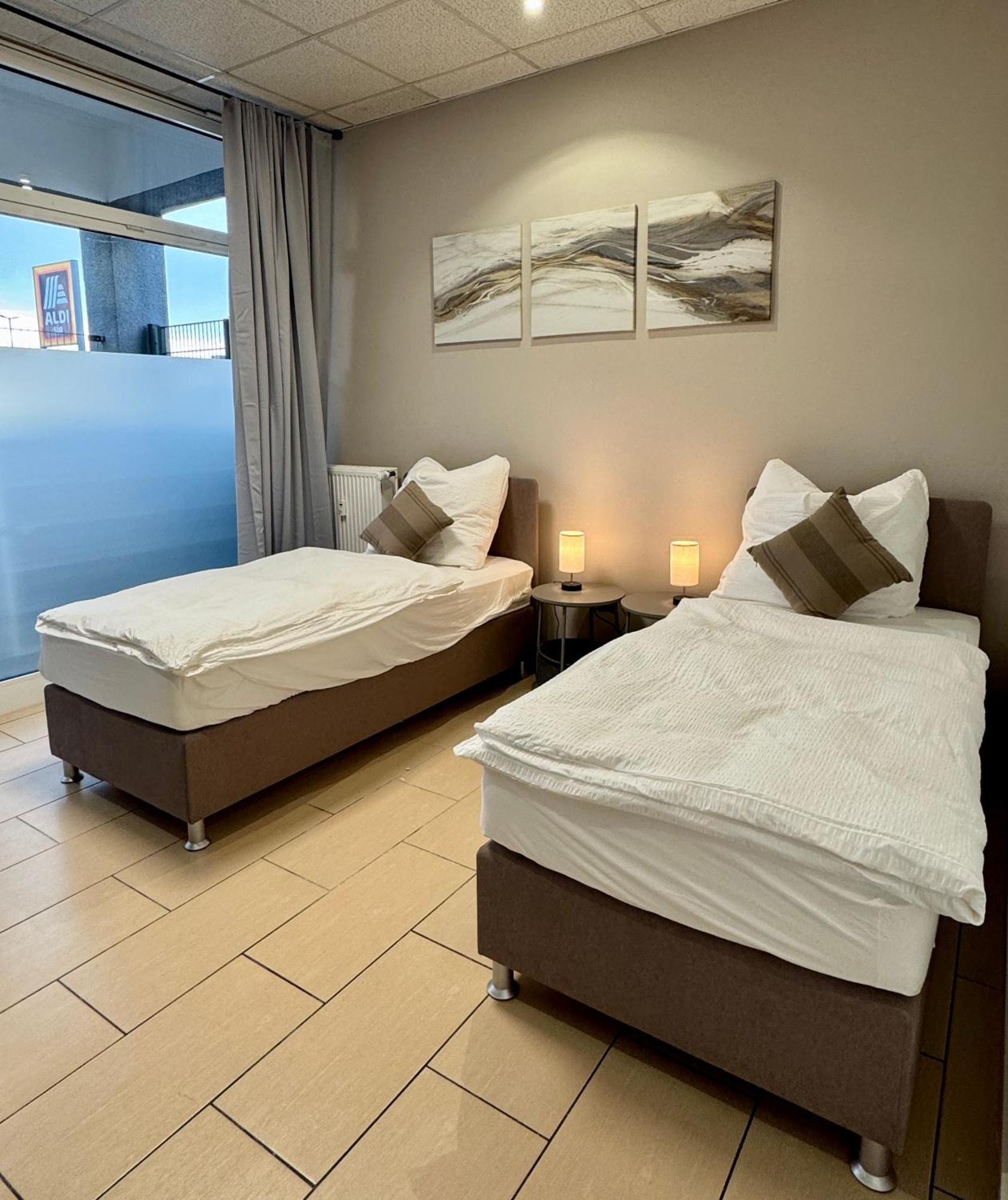 Gemuetlich Und Zentral, 3km Zum Flughafen Koeln-bonn Appartement Keulen