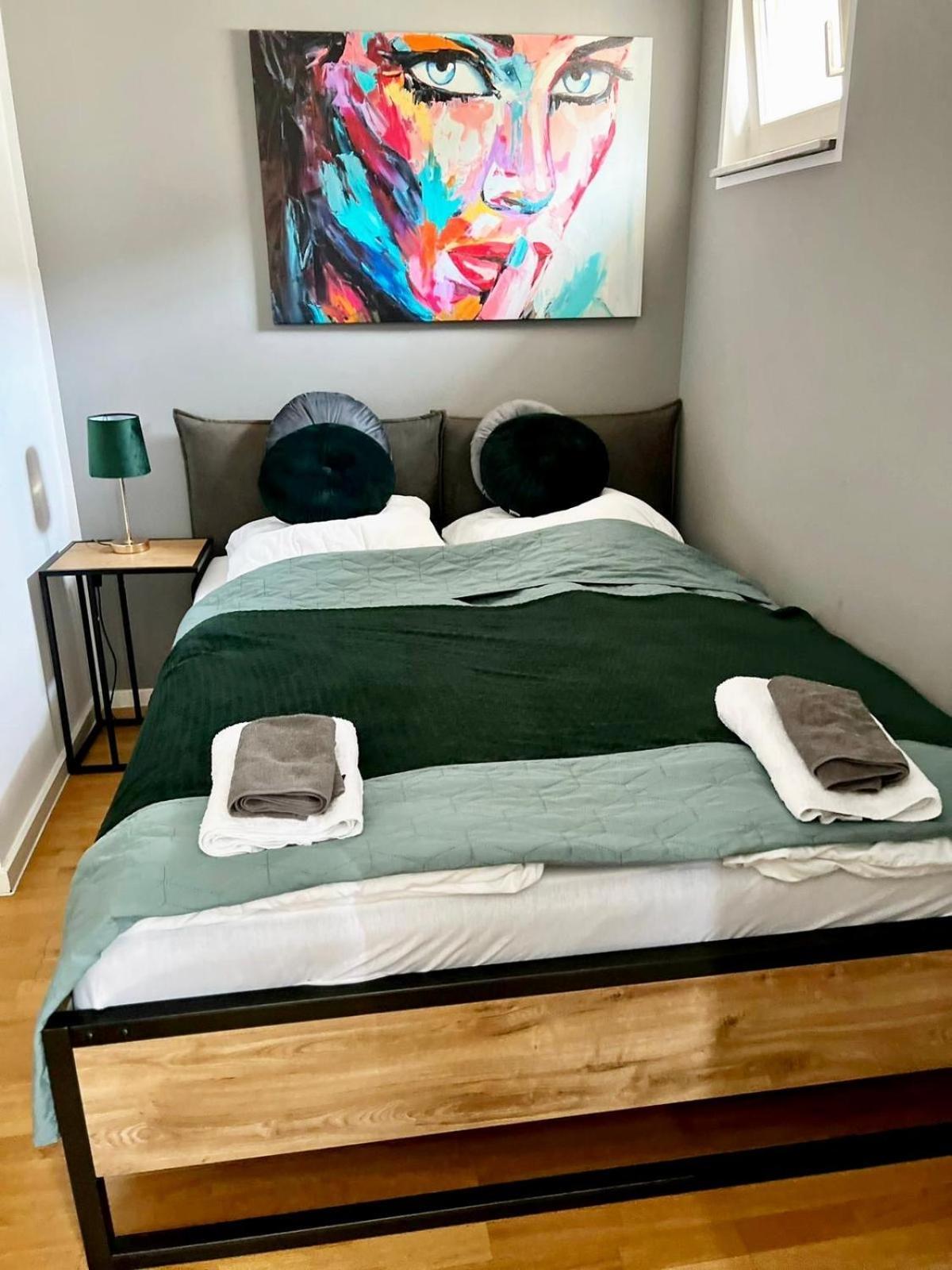 Apartment-city *