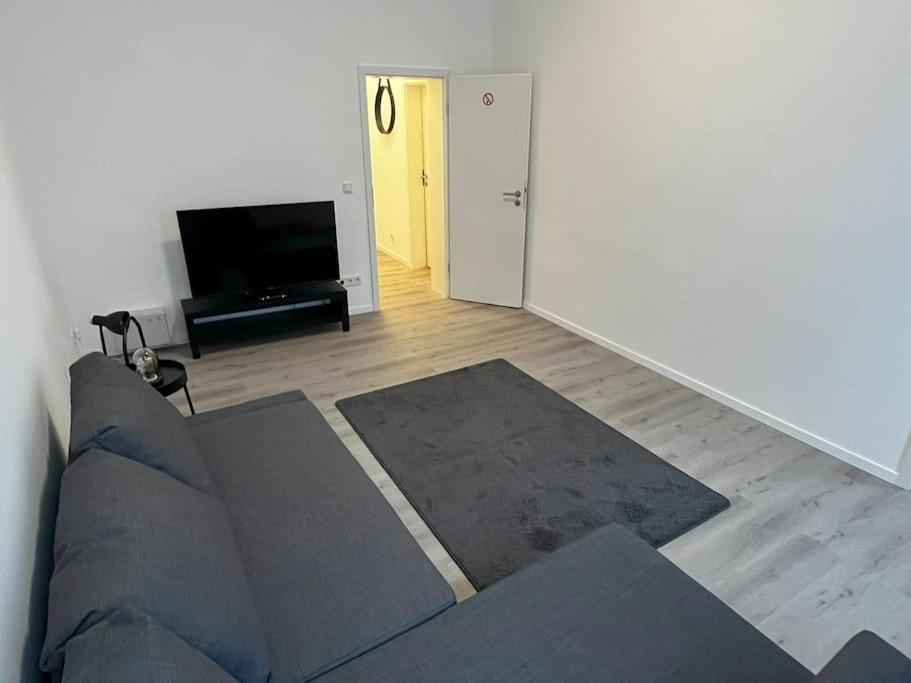 On The Rhine, Apartamento Colónia