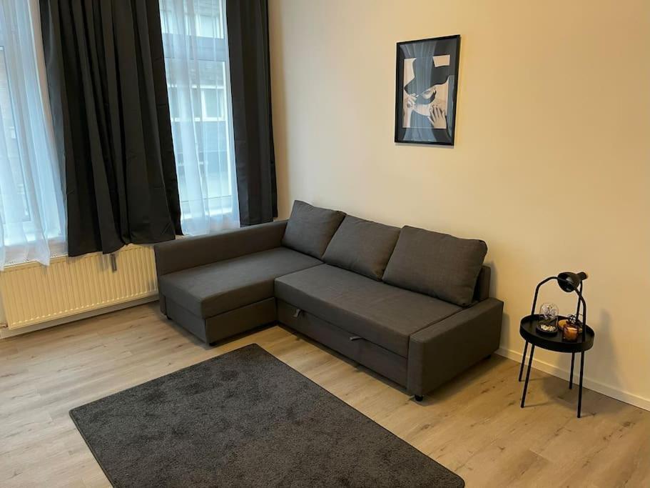 On The Rhine, Apartamento *
