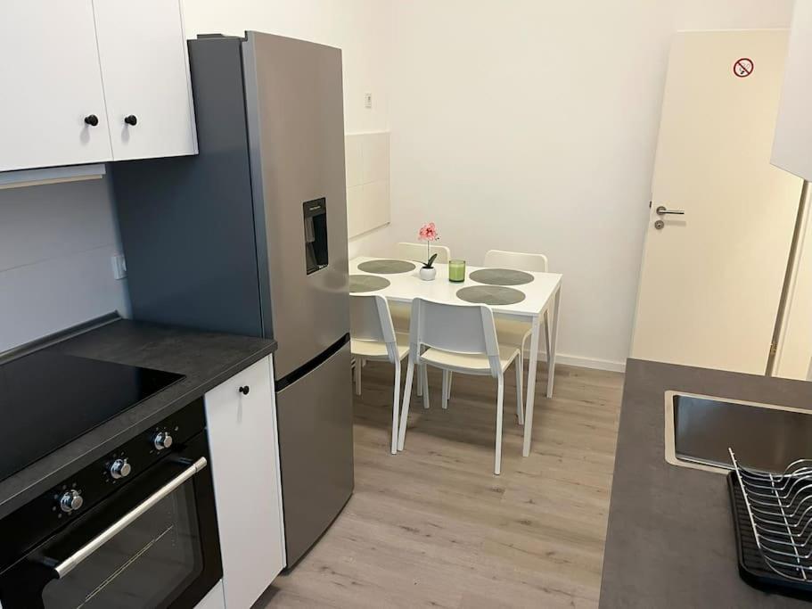 On The Rhine, Apartamento *