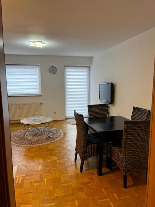 Aparment In Popular Neighborhood Apartment