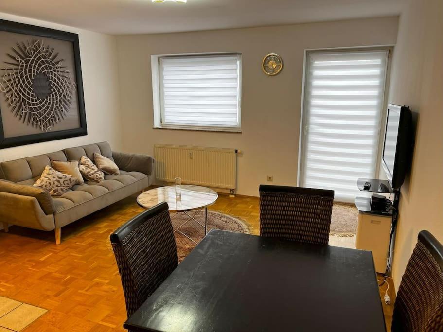 Aparment In Popular Neighborhood Apartment *