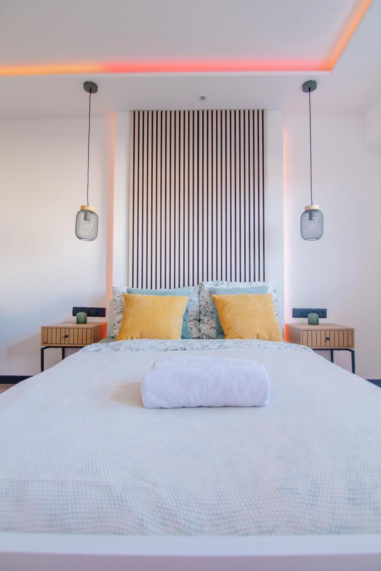 Shiny Singapore - - Doppelzimmer Mit Gemeinschaftsbad Cologne