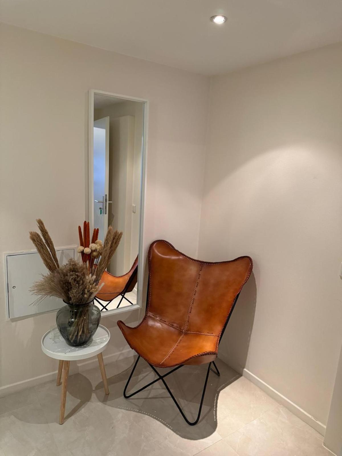 Moderne In Zollstock Apartment *