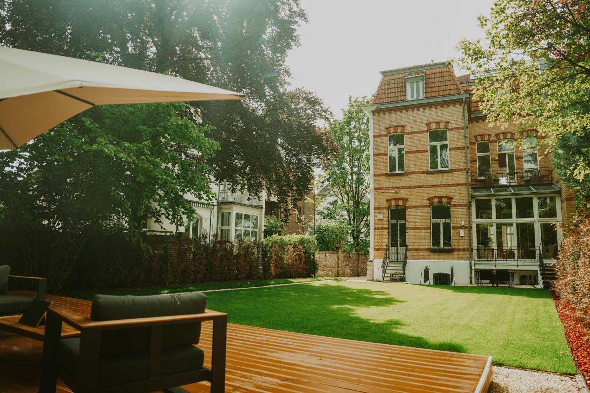 Aurelia * Cologne