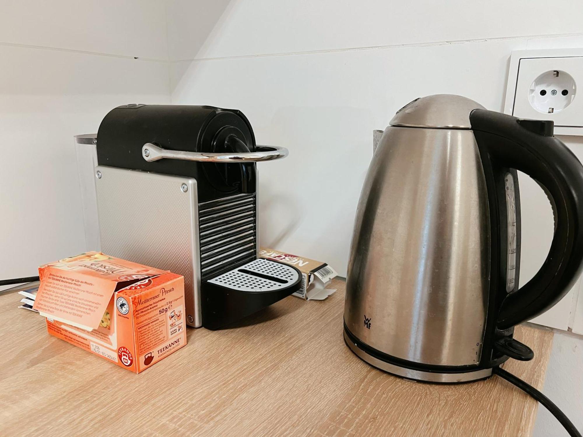 Apartment Moden In With Free Parking *