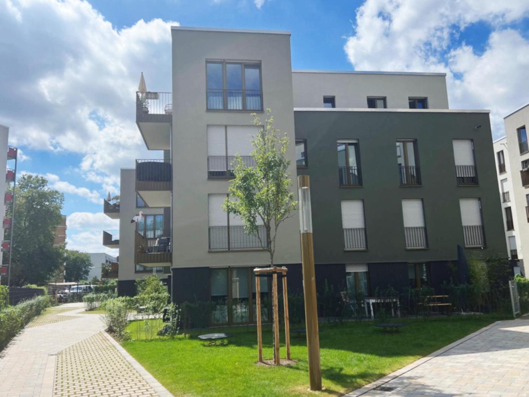 Moden In With Free Parking