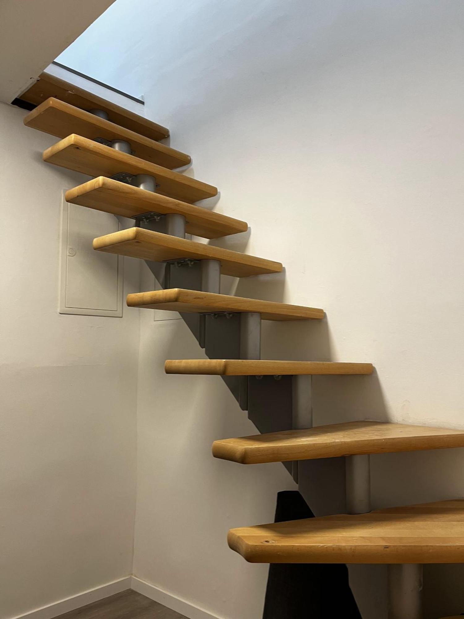 On The Rhine, Apartamento
