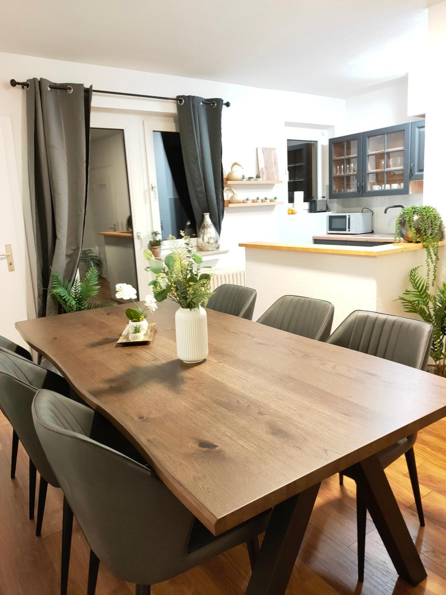 Large - Modern & Fully Equipped - Near Fair Apartment *