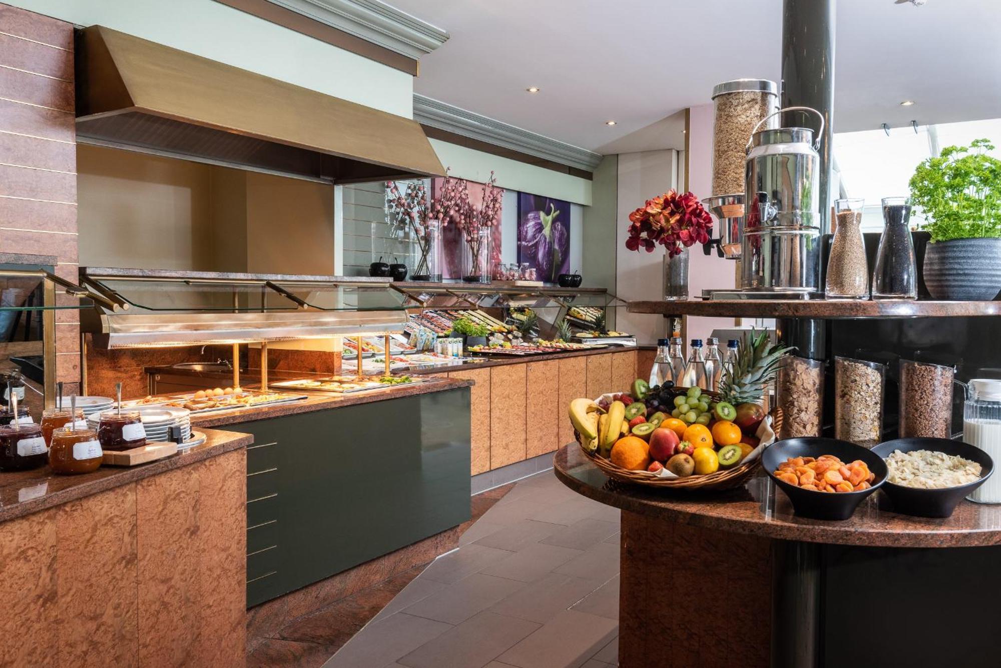 Leonardo Bonn Airport Hotel 4*